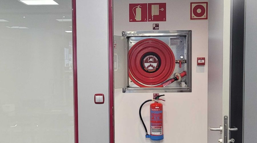 Incendios BIE + extintor